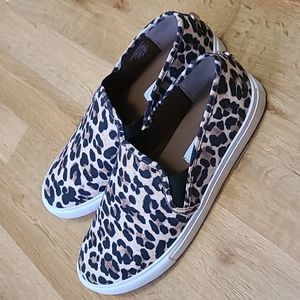 Steve Madden leopard loafers size 8.5